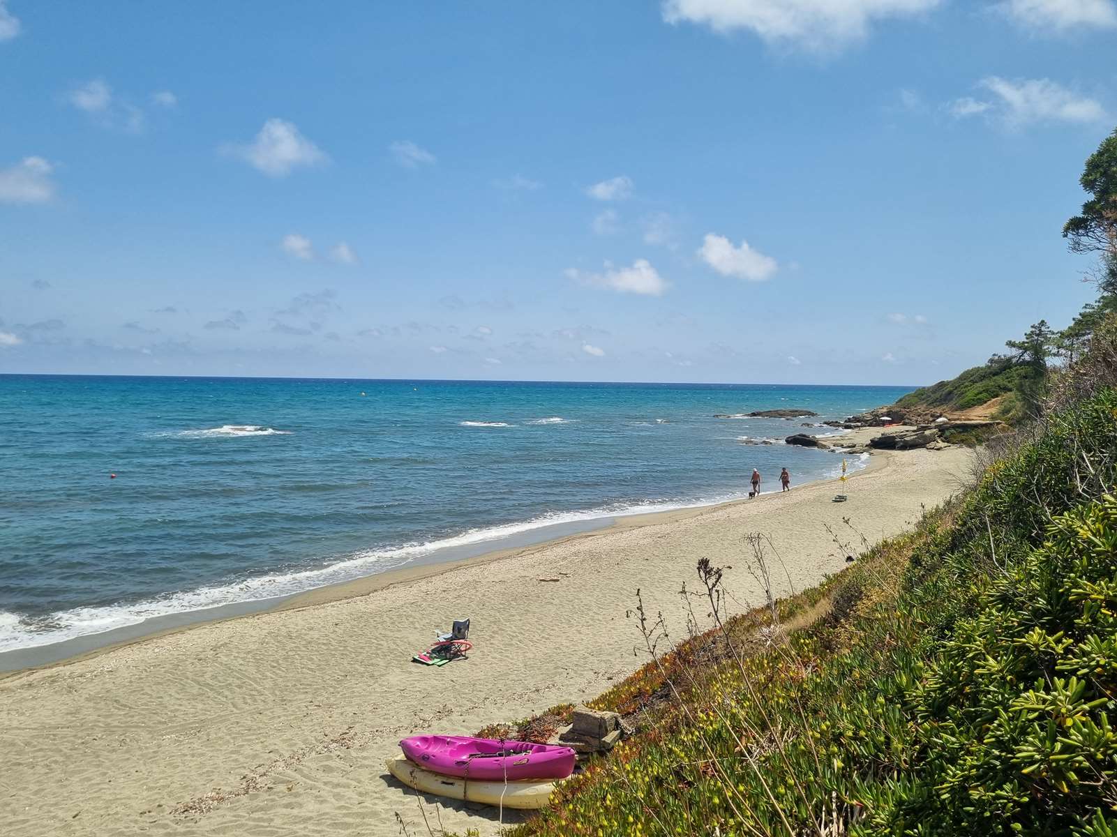 Linguizzetta, villa T4, bord de mer, située à quelques mètres de la plage, 66 m², en R+1, terrasse 45 m² vue mer, terrain clos 230 m².